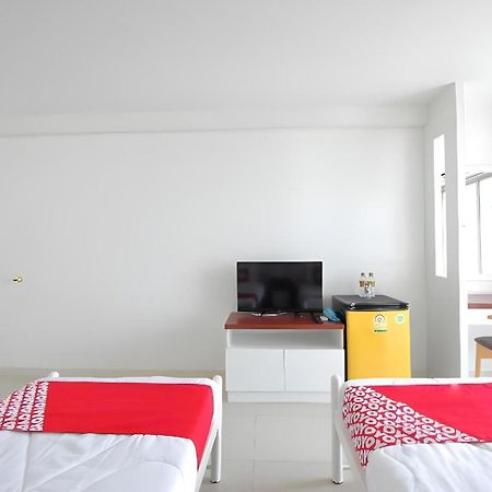 Super Oyo 498 Ladawan Villa Bangkok Extérieur photo