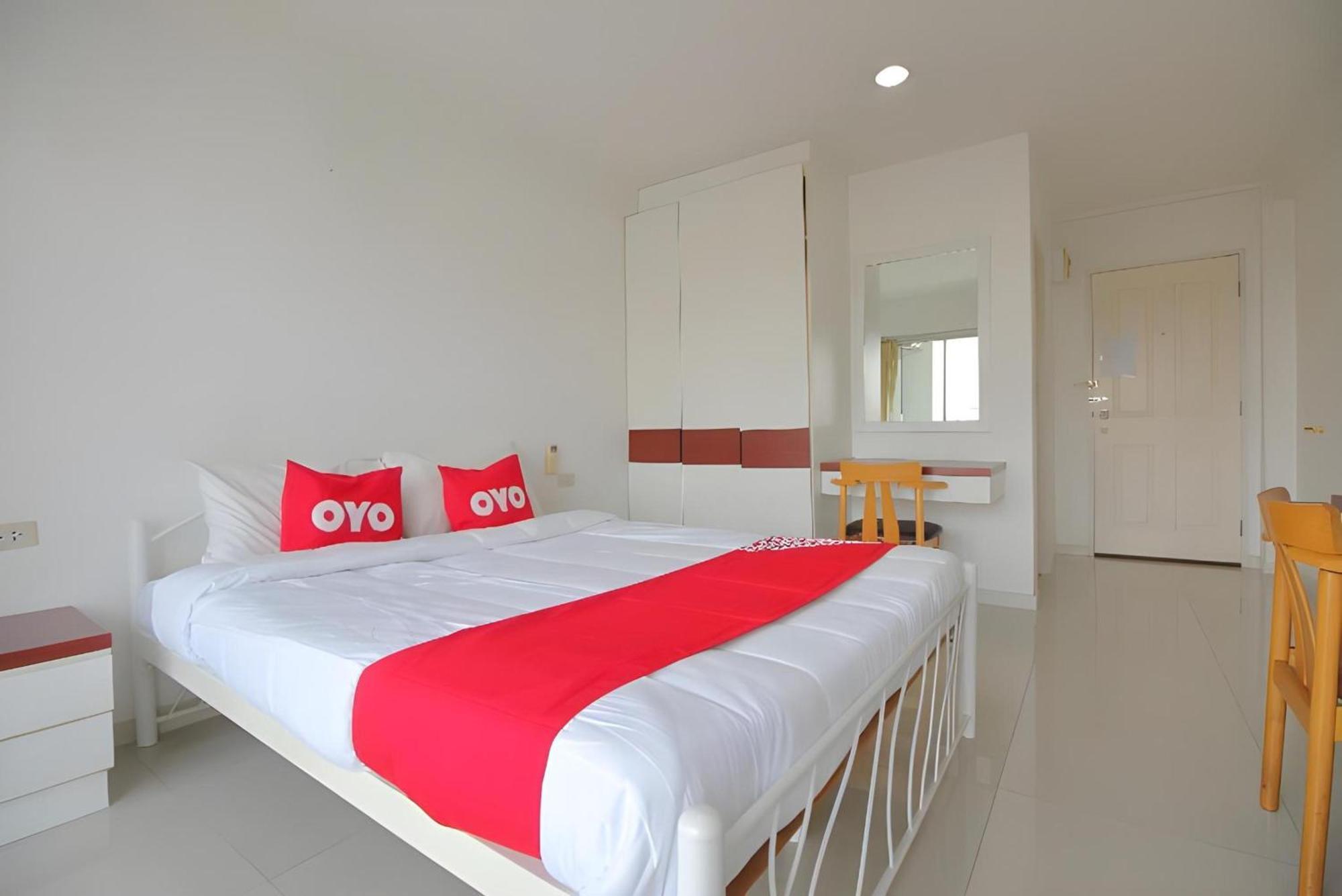 Super Oyo 498 Ladawan Villa Bangkok Extérieur photo