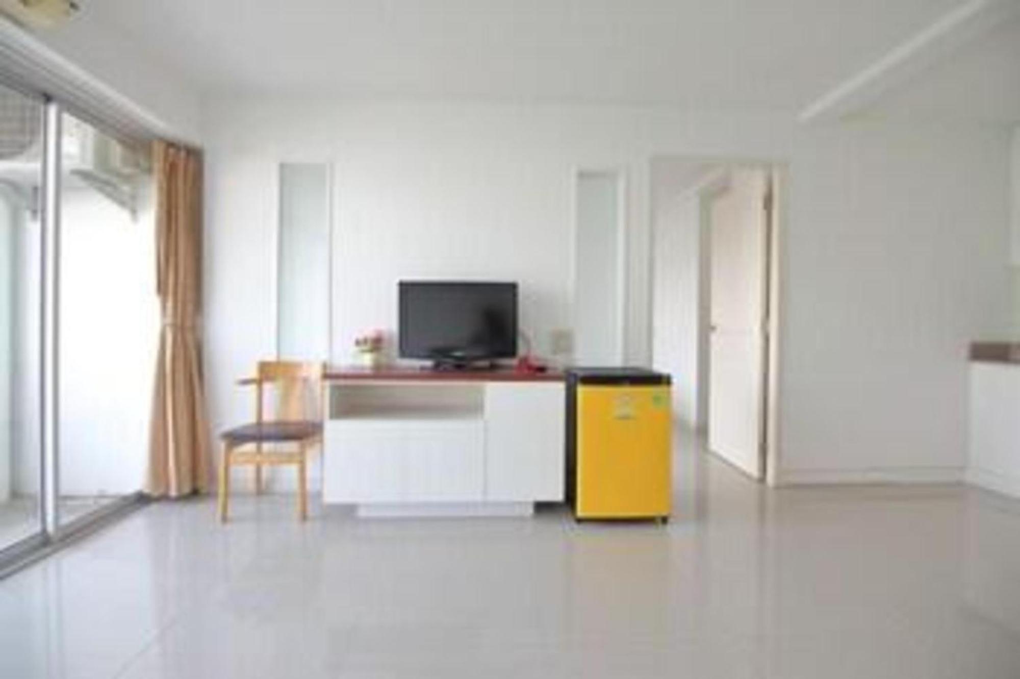 Super Oyo 498 Ladawan Villa Bangkok Extérieur photo
