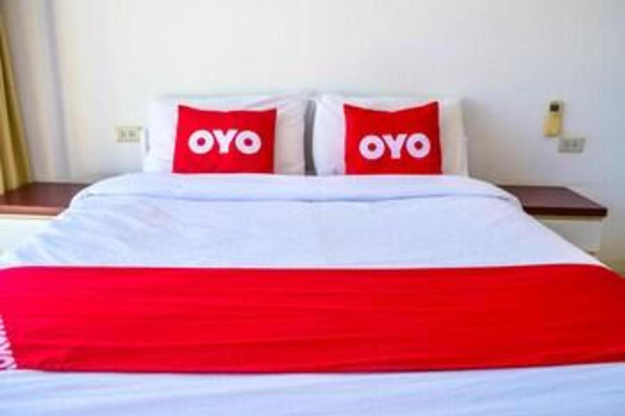 Super Oyo 498 Ladawan Villa Bangkok Extérieur photo