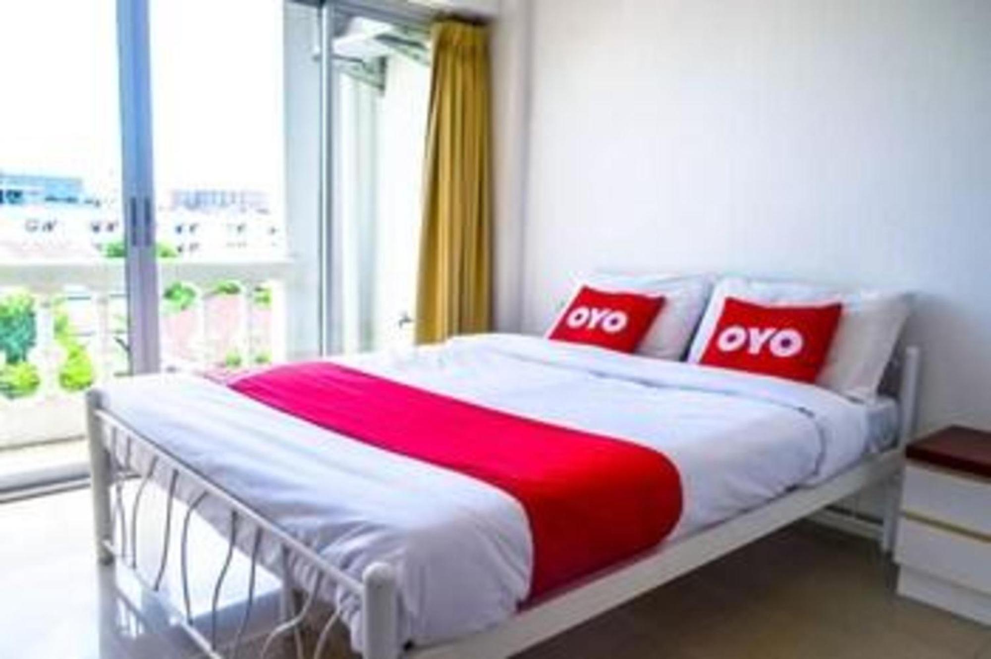Super Oyo 498 Ladawan Villa Bangkok Extérieur photo