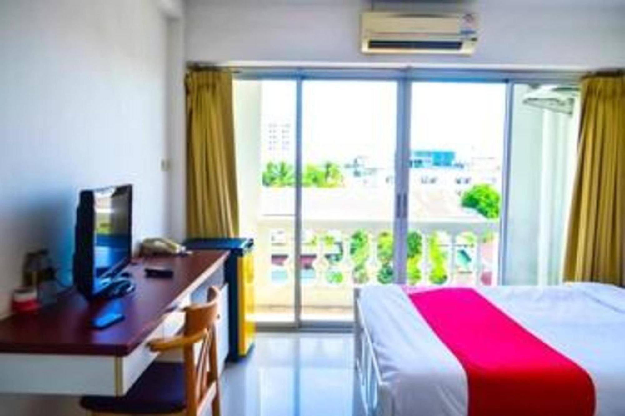 Super Oyo 498 Ladawan Villa Bangkok Extérieur photo