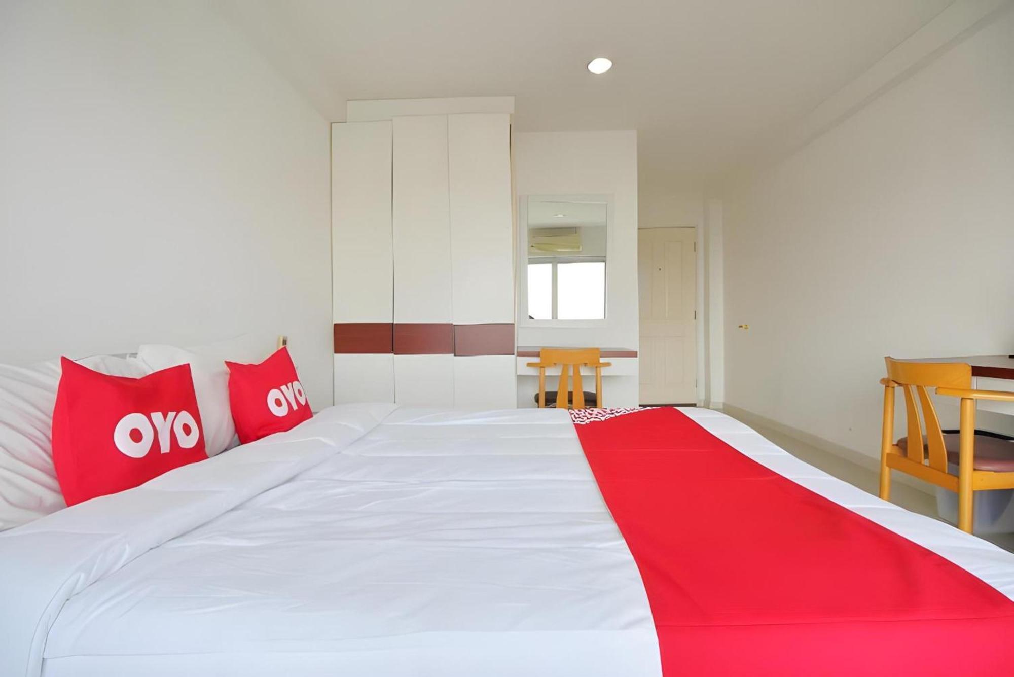 Super Oyo 498 Ladawan Villa Bangkok Extérieur photo