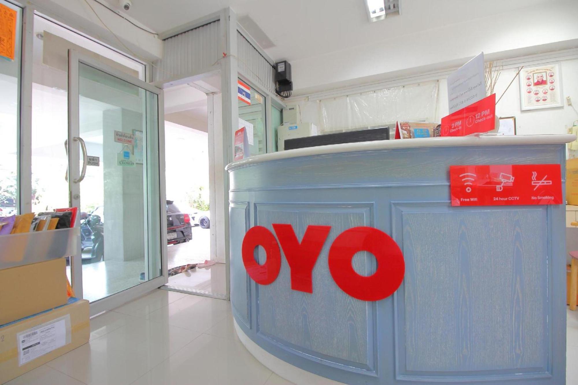 Super Oyo 498 Ladawan Villa Bangkok Extérieur photo