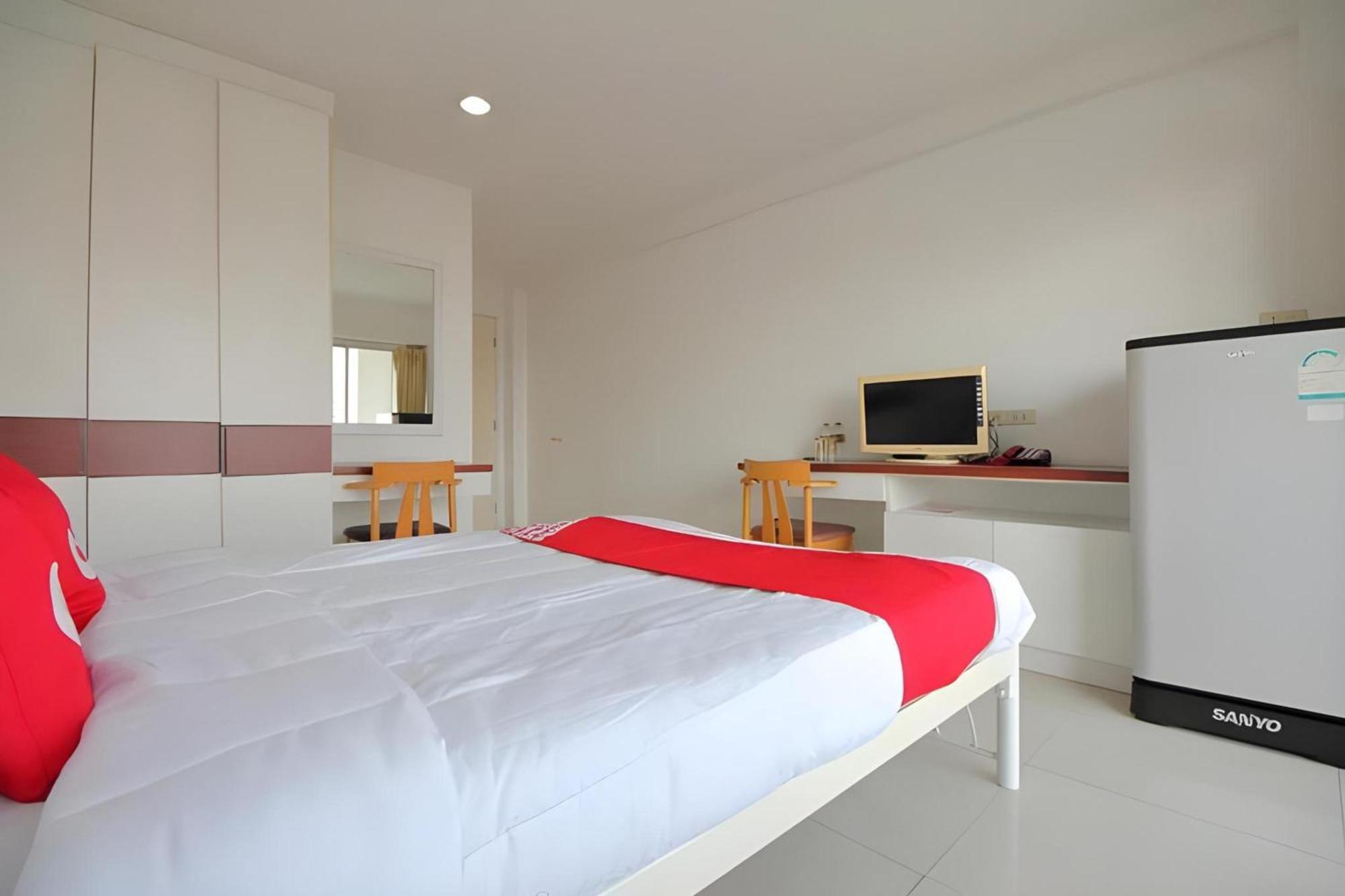 Super Oyo 498 Ladawan Villa Bangkok Extérieur photo