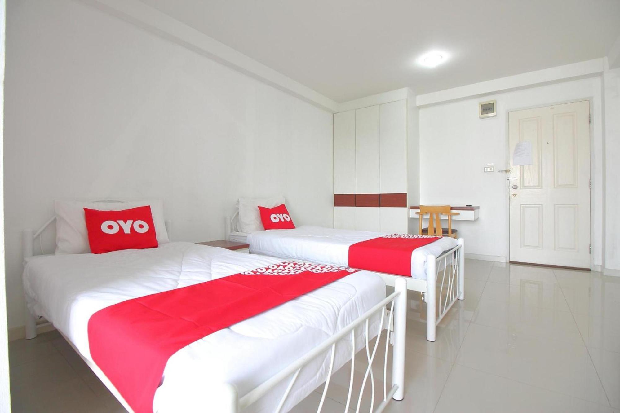 Super Oyo 498 Ladawan Villa Bangkok Extérieur photo
