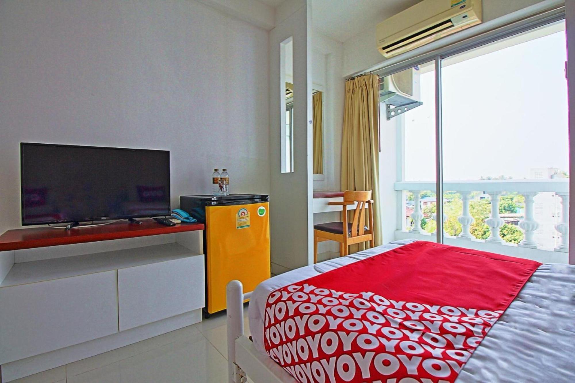 Super Oyo 498 Ladawan Villa Bangkok Extérieur photo