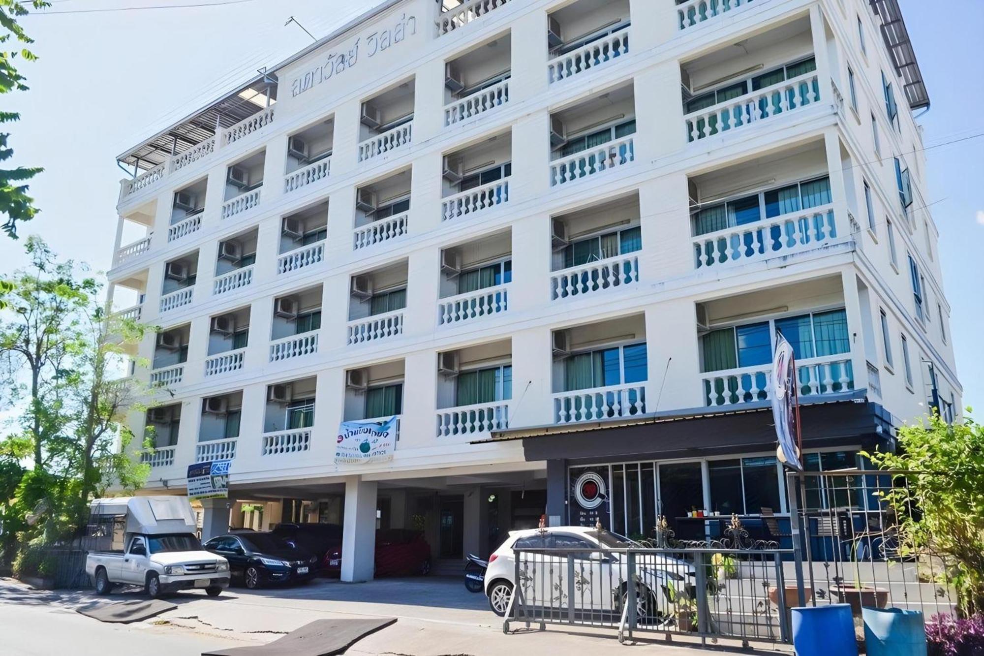 Super Oyo 498 Ladawan Villa Bangkok Extérieur photo